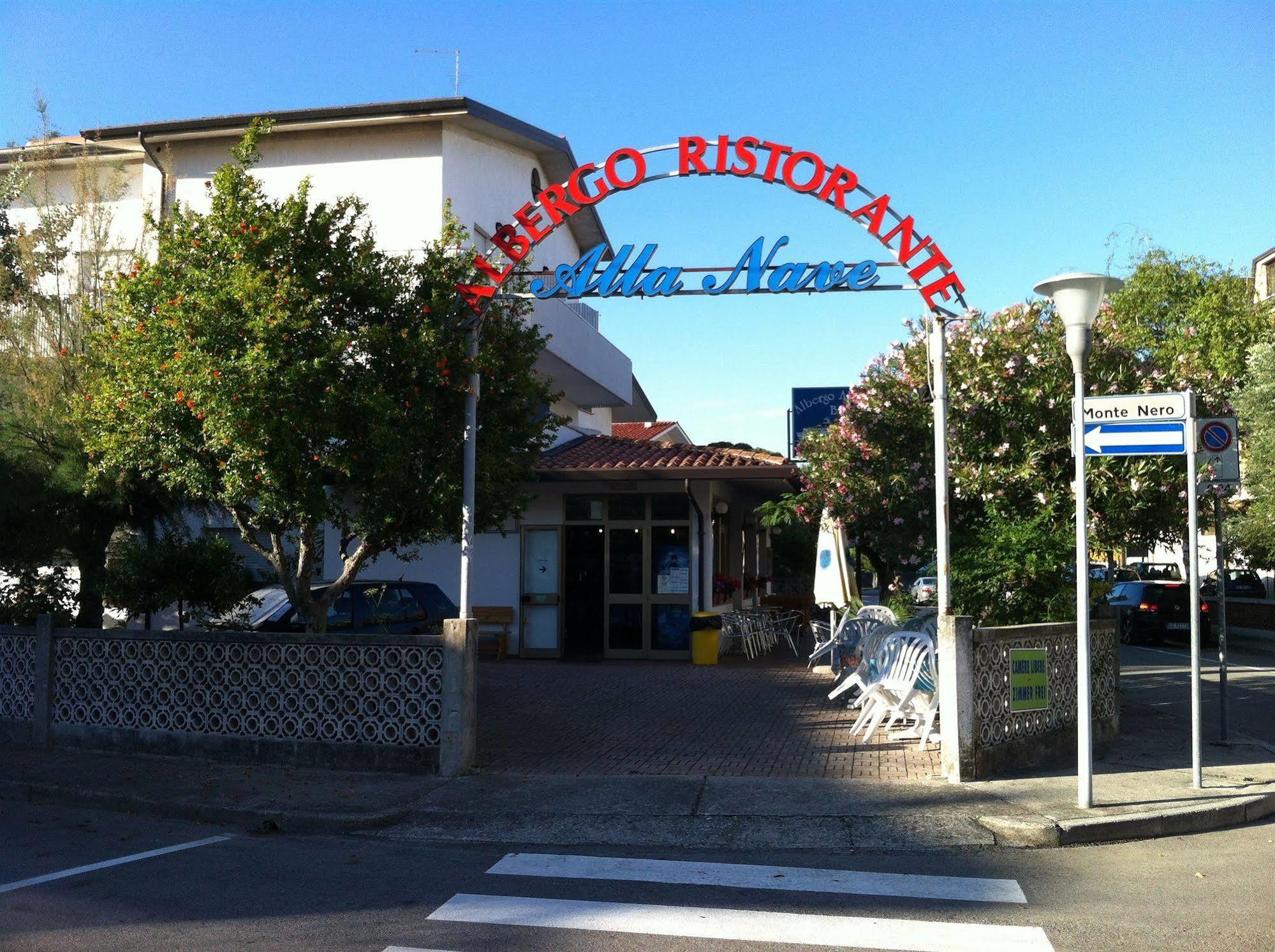 Albergo Alla Nave Lignano Sabbiadoro Exterior foto